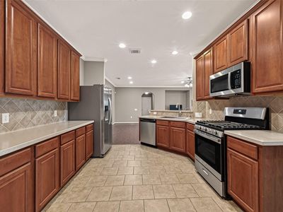 5322 Greenbrae Ln