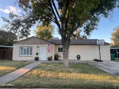 610 E 1ST Place