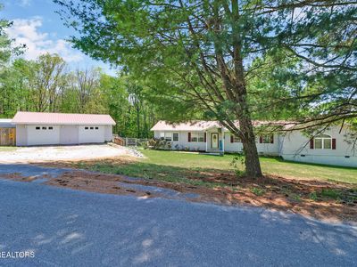 2013 Meadowview Dr