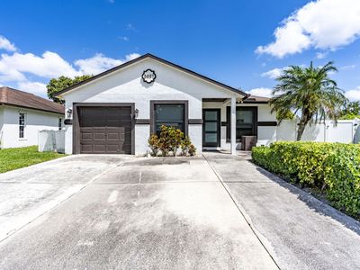 5661 Boynton Bay Circle