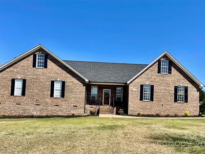 243 Laren Rd