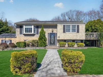 7 Phyllis Dr