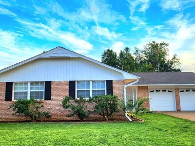 Property at 720 Briarcrest Dr, Midwest City, OK