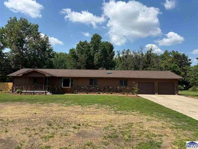 1110 E McCampbell Dr