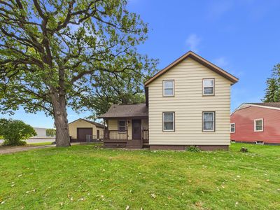 538 2nd St SE