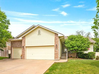 2212 E Tall Tree Rd