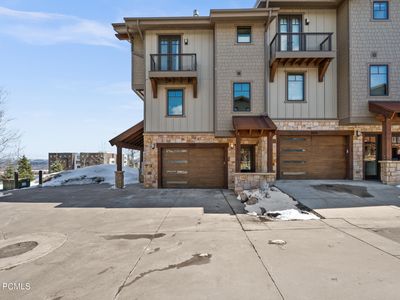 3700 Blackstone Dr #9