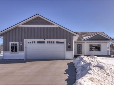 4947 Woodlands Drive