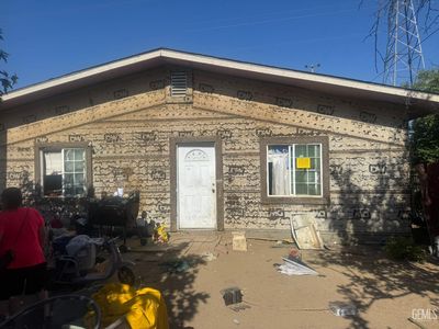 11000 San Emidio St