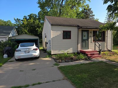 124 W 6th St