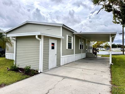 603 E Lakeshore Dr