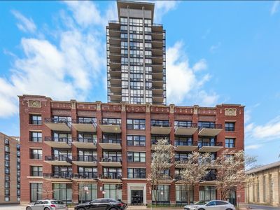 210 S Des Plaines Ave #1603