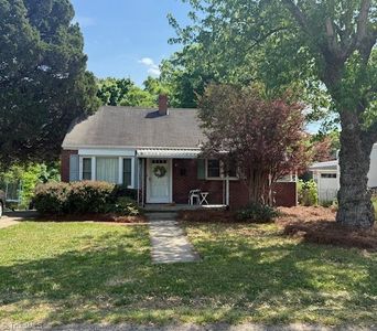 838 Palmer Ln