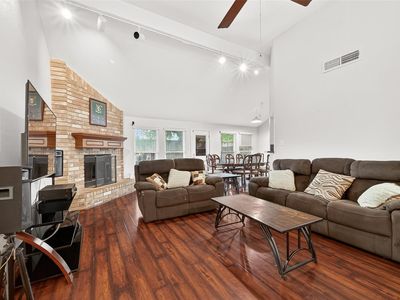 15343 Meadow Village Dr