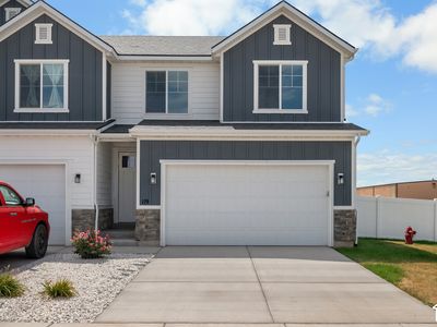1328 N 75 W