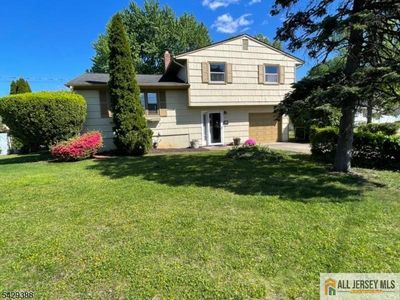 Property at 2 Moryan Rd, Edison, NJ