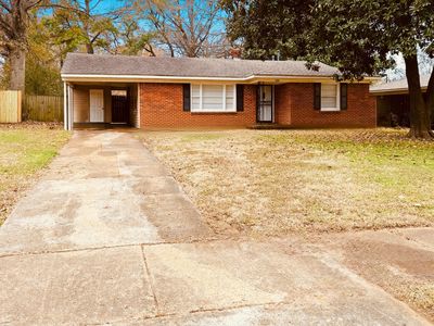3687 Bedford Ln