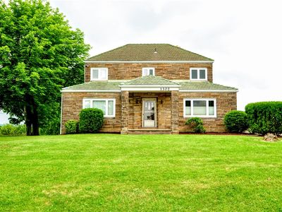 1302 Wickerham Dr