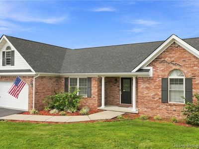 40 Country Manor Boulevard