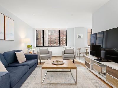 30 W 61st St APT 10C