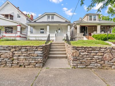 2303 Greenwood Ave