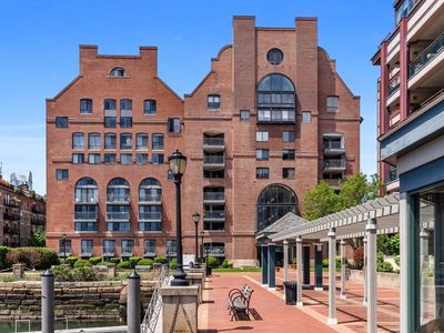 357 Commercial St APT 8