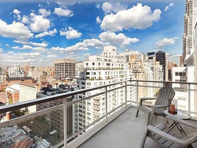 200 E 66th St #PHA2006