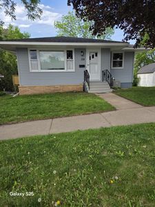 108 Paquin St E