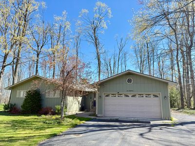 569 Woodside Ln