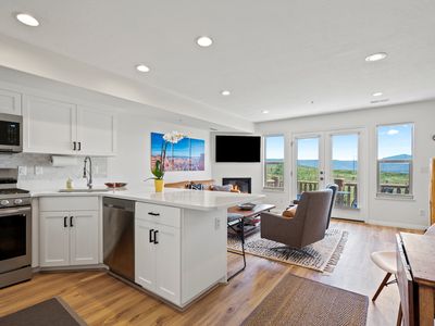 3524 N Fox Run Dr E APT 902