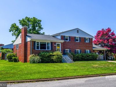 5815 Arbroath Dr