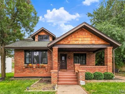 230 W 6th St