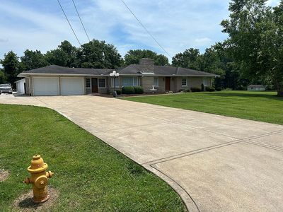 1802 Rollett Ln