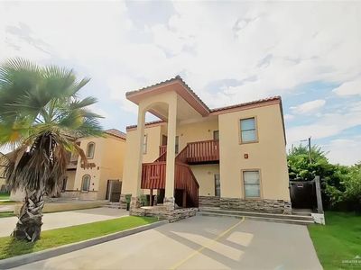 105 E Pike St APT 2