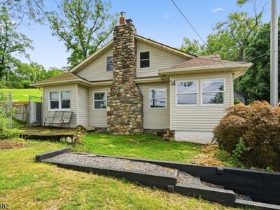 14 Alpine Dr