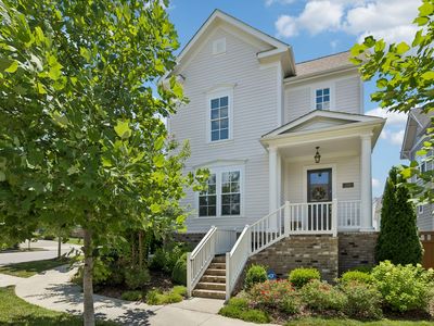 201 Moray Ct