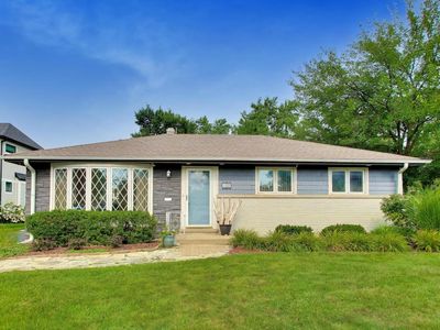 Property at 466 N Ridgeland Ave, Elmhurst, IL