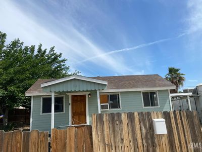 Property at 104 Buena Vista Pl, Taft, CA