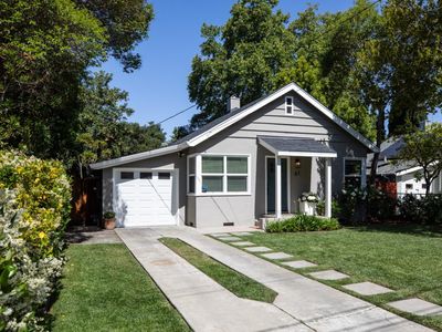 87 Markham Ave