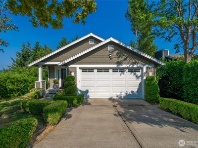 1202 Lansing Avenue W