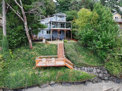 211 E Shoreline Lane