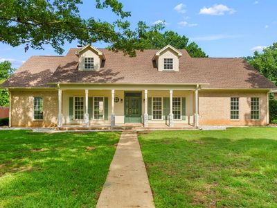 2211 Melissa Dr