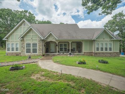 5296 Greenwich Ln