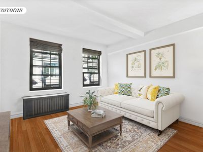 102 E 22nd St APT 3B