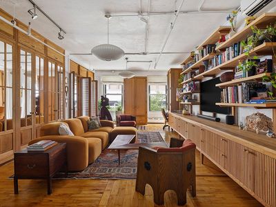 325 W 16th St APT 3W