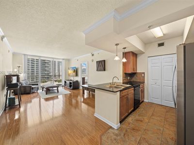 2000 N Bayshore Dr APT 1005