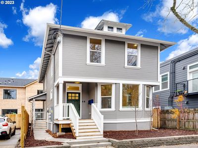 1124 SE Sherman St UNIT 2