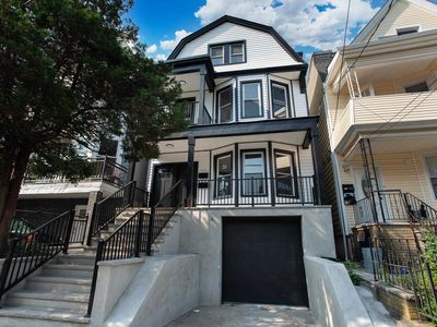 219 Jewett Ave