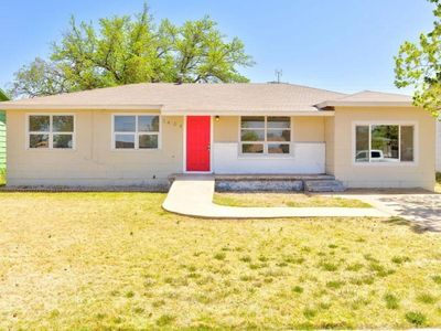Property at 1404 E Reppto St, Brownfield, TX
