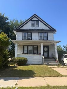 190 W Grand